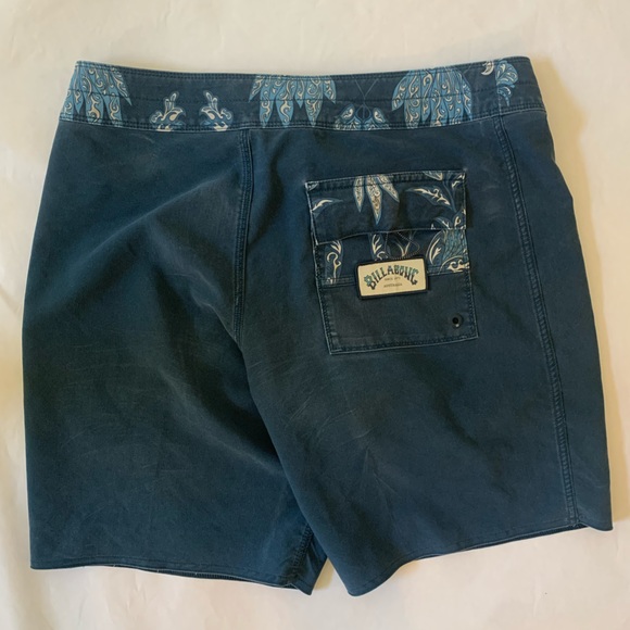 Billabonic Swim Shorts - Picture 5 of 6